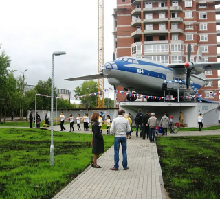 Самолет Ан-8